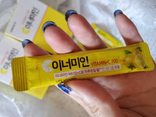 이너미인 VITAMIN-C 700 — 3.5점을 준 리뷰어가 2020년 9월 올린 사용 사진