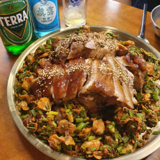 [동네맛집족발] 4개 족발 중 택1 — 5점을 준 리뷰어가 2020년 7월 올린 사용 사진