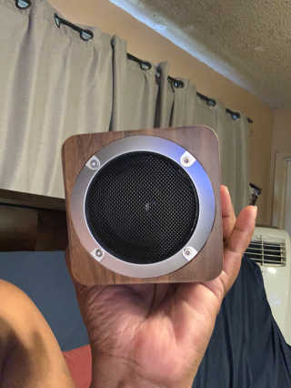SEVIZ MINI10W 레트로 블루투스 스피커 — 3.5점을 준 리뷰어가 2020년 8월 올린 사용 사진