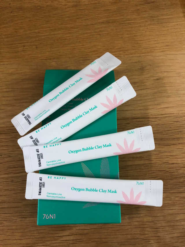 [76N1] 비 해피 산소 버블 클레이 마스크 리뷰 사진
