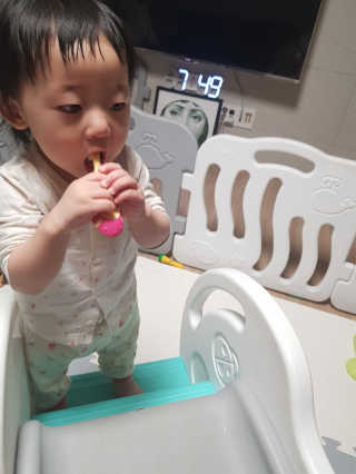 메디덴코 투투스 키즈 어린이 치약 — 5점을 준 리뷰어가 2020년 5월 올린 사용 사진