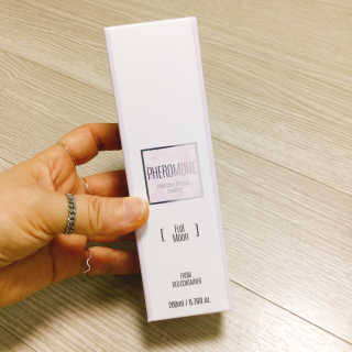 레드컨테이너 페로몬향 퍼퓸 샴푸 풀 문 — 4.5점을 준 리뷰어가 2020년 5월 올린 사용 사진