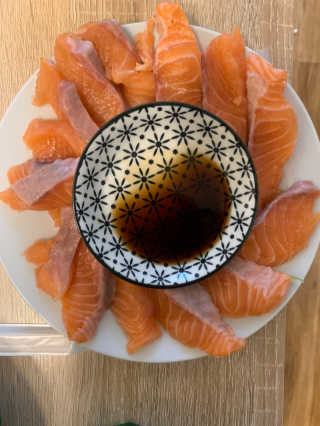 동원산업 항공직송 동원생연어_400g — 4점을 준 리뷰어가 2020년 4월 올린 사용 사진