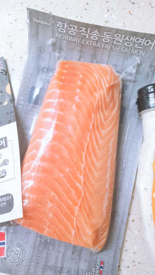 동원산업 항공직송 동원생연어_400g — 5점을 준 리뷰어가 2020년 4월 올린 사용 사진