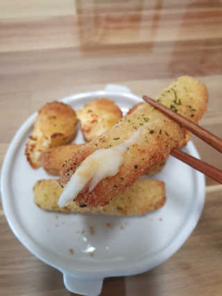 가치식탁 리얼치즈스틱, 리얼크림치즈볼 — 5점을 준 리뷰어가 2020년 10월 올린 사용 사진