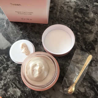 Tween.Ty Skin 트웬티스킨 리페어 아이크림 프리미엄 라인 — 5점을 준 리뷰어가 2020년 11월 올린 사용 사진