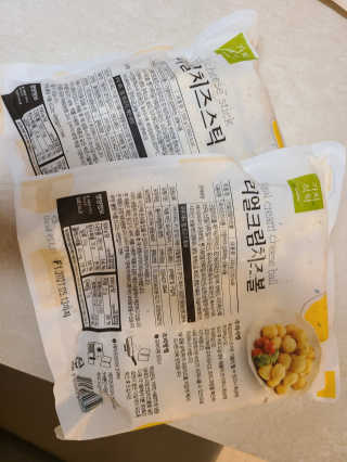 가치식탁 리얼치즈스틱, 리얼크림치즈볼 — 4점을 준 리뷰어가 2020년 8월 올린 사용 사진