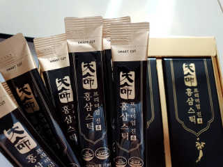 헬스업_천명진프리미엄홍삼스틱_10ml x 30포 — 5점을 준 리뷰어가 2020년 7월 올린 사용 사진