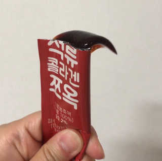 조은약초 석류콜라겐 석류즙 석류쪼옥 젤리 스틱 15포 x 20g — 5점을 준 리뷰어가 2020년 7월 올린 사용 사진