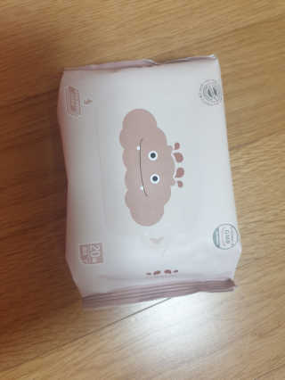 아이수 브론 몬스터 휴대용 아기 물티슈 — 5점을 준 리뷰어가 2020년 11월 올린 사용 사진
