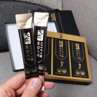 헬스업_천명진프리미엄홍삼스틱_10ml x 30포 — 5점을 준 리뷰어가 2020년 8월 올린 사용 사진