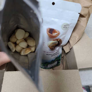 도이퉁 마카다미아 넛 90g  로얄 마카넛 오리지널 쏠트 허니 — 5점을 준 리뷰어가 2020년 11월 올린 사용 사진