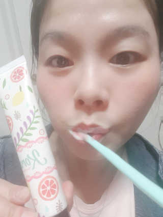 코랄 유기농 성분 천연치약,  코랄 밍크 벨벳칫솔 — 5점을 준 리뷰어가 2020년 4월 올린 사용 사진