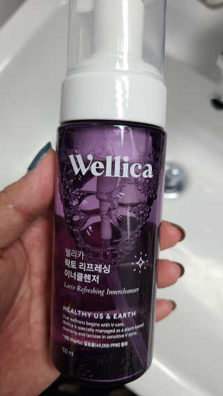 웰리카_V CARE 웰리카 락토 리프레싱 이너클렌저 — 5점을 준 리뷰어가 2020년 12월 올린 사용 사진