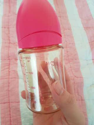 유비맘 PPSU 젖병 노꼭지_200ml_컬러 랜덤 발송 — 5점을 준 리뷰어가 2020년 10월 올린 사용 사진