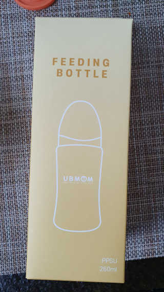 유비맘 PPSU 젖병 노꼭지_260ml_컬러 랜덤 발송 — 4점을 준 리뷰어가 2020년 6월 올린 사용 사진