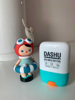 다슈코리아 다슈 솔루션 시카 쉴드 선스틱 — 5점을 준 리뷰어가 2020년 6월 올린 사용 사진