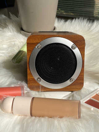 SEVIZ MINI10W 레트로 블루투스 스피커 — 5점을 준 리뷰어가 2020년 10월 올린 사용 사진