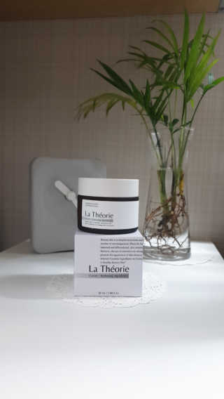La Theorie Hydrating Ingredients | 하이드레이팅 인그레이디언츠 — 5점을 준 리뷰어가 2020년 5월 올린 사용 사진