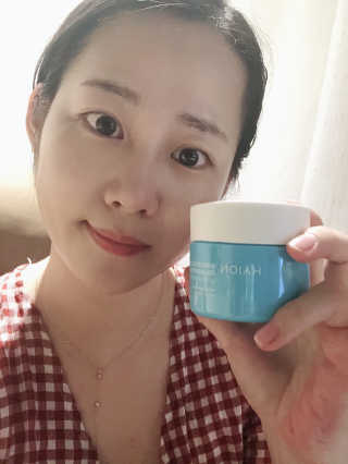 바르는콜라겐 하이온 제주바다보배 슬리핑마스크 100mL — 3점을 준 리뷰어가 2020년 5월 올린 사용 사진