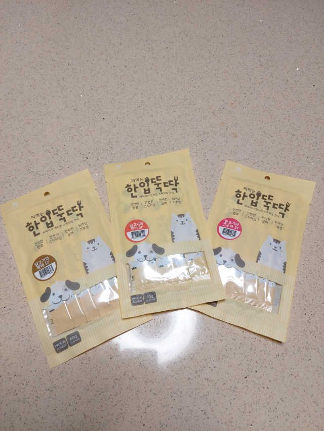 펫토리아 한입뚝딱 짜먹는 반려동물 국산간식 리뷰 사진