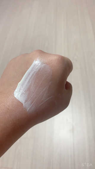 오그도아 하이드라 퍼펙트 UV 선크림 — 4점을 준 리뷰어가 2020년 10월 올린 사용 사진