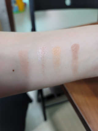 [블랙루즈] 크리스탈 하트 락 섀도우 4종 중 택1 — 5점을 준 리뷰어가 2020년 9월 올린 사용 사진