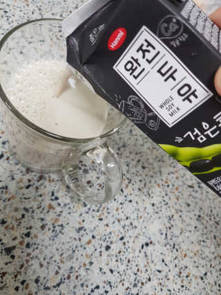 세상간단 완전푸드 [완전두유] 5종 — 5점을 준 리뷰어가 2020년 4월 올린 사용 사진