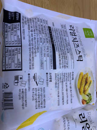 가치식탁 리얼치즈스틱, 리얼크림치즈볼 — 5점을 준 리뷰어가 2020년 8월 올린 사용 사진