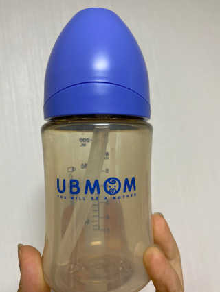 유비맘 PPSU 젖병 노꼭지_200ml_컬러 랜덤 발송 — 3.5점을 준 리뷰어가 2020년 6월 올린 사용 사진