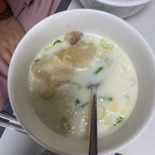 한촌몰 설렁탕집 가마솥 도가니탕 350g x 2팩 — 5점을 준 리뷰어가 2020년 8월 올린 사용 사진