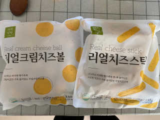 가치식탁 리얼치즈스틱, 리얼크림치즈볼 — 5점을 준 리뷰어가 2020년 10월 올린 사용 사진