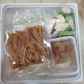 닥터키친 두유투움바파스타를 빼당빼당 — 3.5점을 준 리뷰어가 2020년 4월 올린 사용 사진