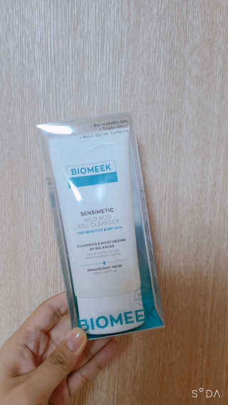 바이오믹 BIOMEEK SENSIMETIC MILD ACID CLEANSER — 5점을 준 리뷰어가 2020년 8월 올린 사용 사진