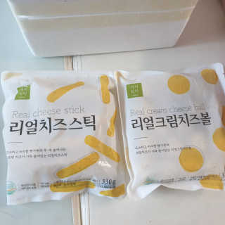 가치식탁 리얼치즈스틱, 리얼크림치즈볼 — 5점을 준 리뷰어가 2020년 4월 올린 사용 사진
