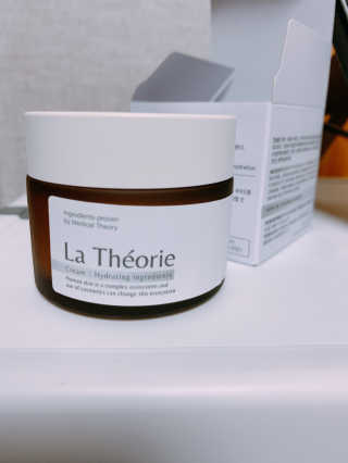 La Theorie Hydrating Ingredients | 하이드레이팅 인그레이디언츠 — 5점을 준 리뷰어가 2020년 4월 올린 사용 사진