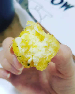 가치식탁 리얼치즈스틱, 리얼크림치즈볼 — 5점을 준 리뷰어가 2020년 8월 올린 사용 사진