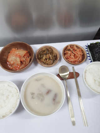한촌몰 설렁탕집 가마솥 도가니탕 350g x 2팩 — 5점을 준 리뷰어가 2020년 8월 올린 사용 사진
