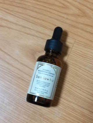 [스킨큐어] 산다화 비타민C 화이트닝 에센스 30ml — 4점을 준 리뷰어가 2020년 4월 올린 사용 사진