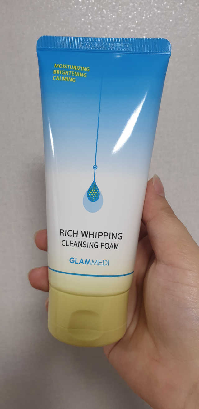 리치 휘핑 클렌징폼 리뷰 사진