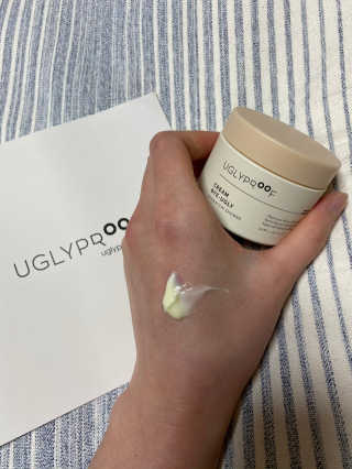 어글리프루프 크림 바이어글리 하이드레이션 샤워 50ml — 5점을 준 리뷰어가 2020년 12월 올린 사용 사진