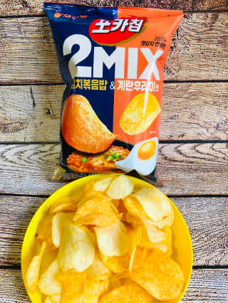 포카칩 2MIX 김치볶음밥 and 계란후라이맛 — 4.5점을 준 리뷰어가 2020년 7월 올린 사용 사진