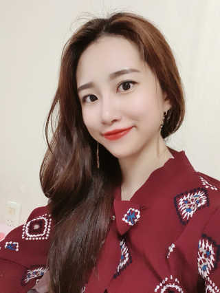 셀프코딩 코드 크러쉬 매트 리퀴드 립스틱+스티커 세트 — 5점을 준 리뷰어가 2020년 8월 올린 사용 사진