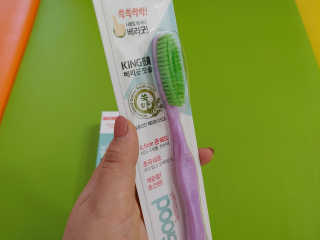 뉴바이오덴타골드C 치약, 킹두 대왕칫솔 — 5점을 준 리뷰어가 2020년 4월 올린 사용 사진