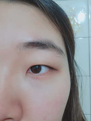 [블랙루즈] 펄블리 아이 글리터 유니버스 2종 — 5점을 준 리뷰어가 2020년 12월 올린 사용 사진