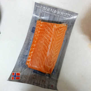 동원산업 항공직송 동원생연어_400g — 5점을 준 리뷰어가 2020년 4월 올린 사용 사진