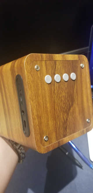 SEVIZ MINI10W 레트로 블루투스 스피커 — 5점을 준 리뷰어가 2020년 9월 올린 사용 사진