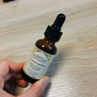 [스킨큐어] 산다화 비타민C 화이트닝 에센스 30ml — 4점을 준 리뷰어가 2020년 4월 올린 사용 사진