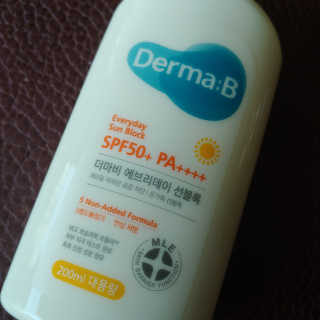 더마비 에브리데이 선블록 SPF50+PA++++ — 5점을 준 리뷰어가 2020년 4월 올린 사용 사진