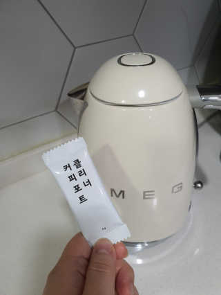 무디메이드 MUDI 커피포트 클리너 2세트 — 5점을 준 리뷰어가 2020년 6월 올린 사용 사진